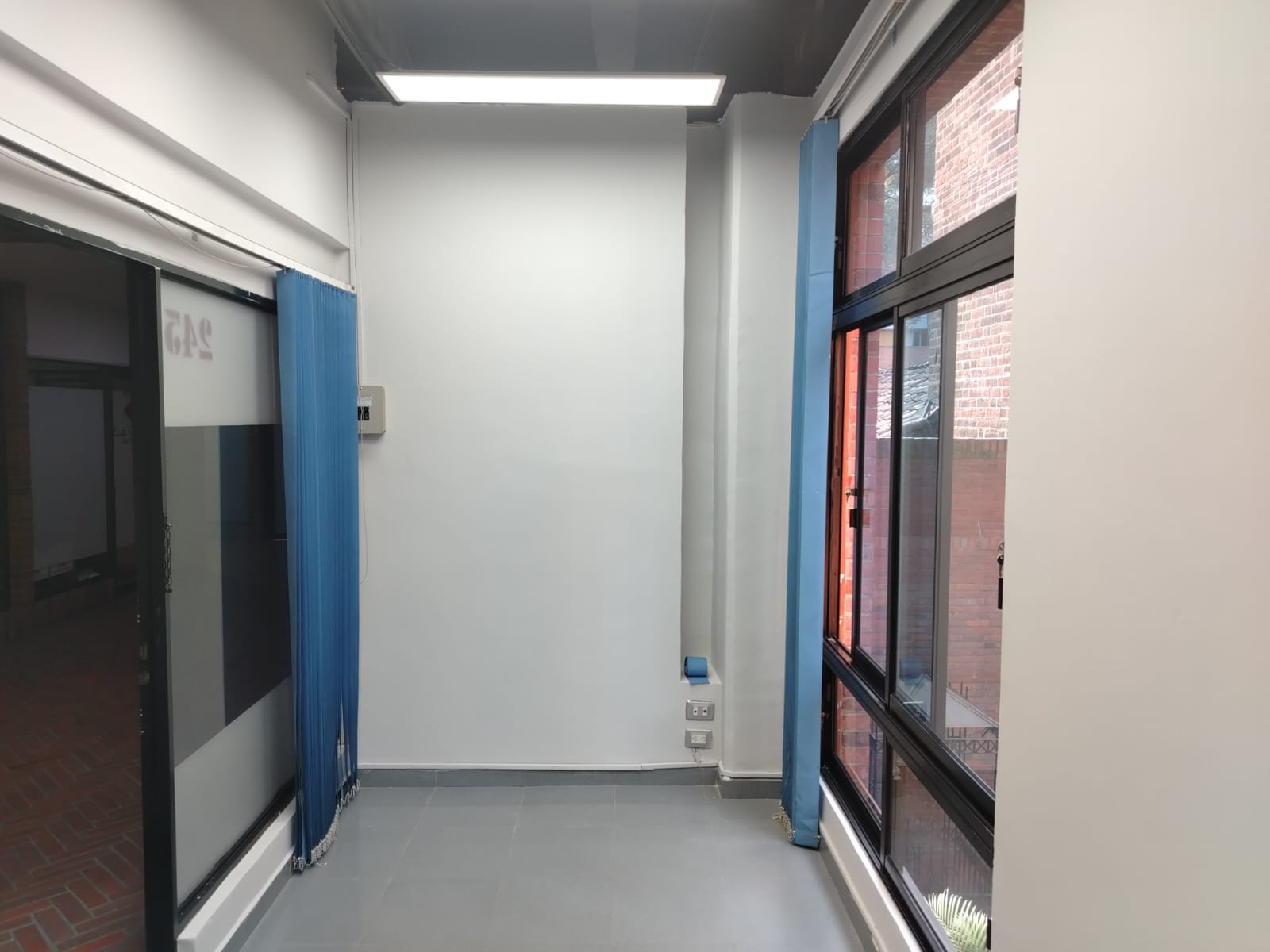 ARRIENDO OFICINA EN EL POBLADO