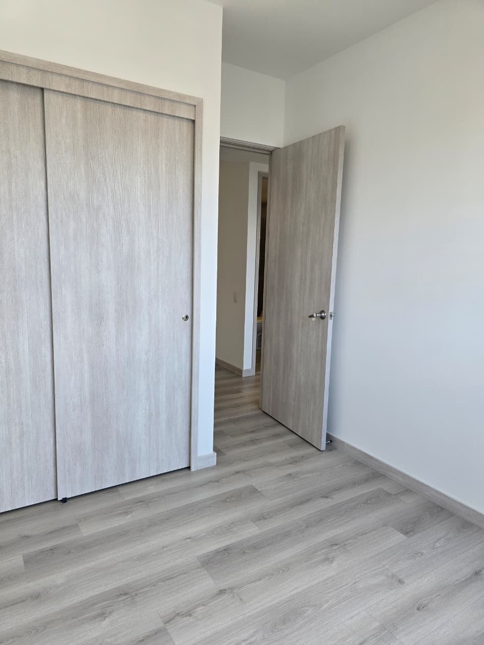 ARRIENDO APARTAMENTO EN CUIDAD DEL RIO