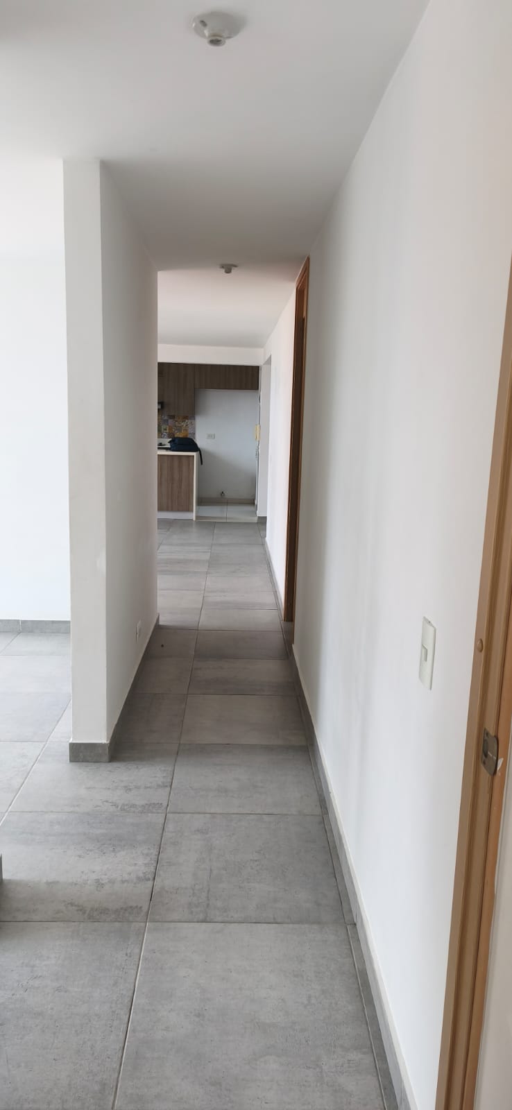 ARRIENDO APARTAMENTO EN LA LOMA DE LOS BERNAL