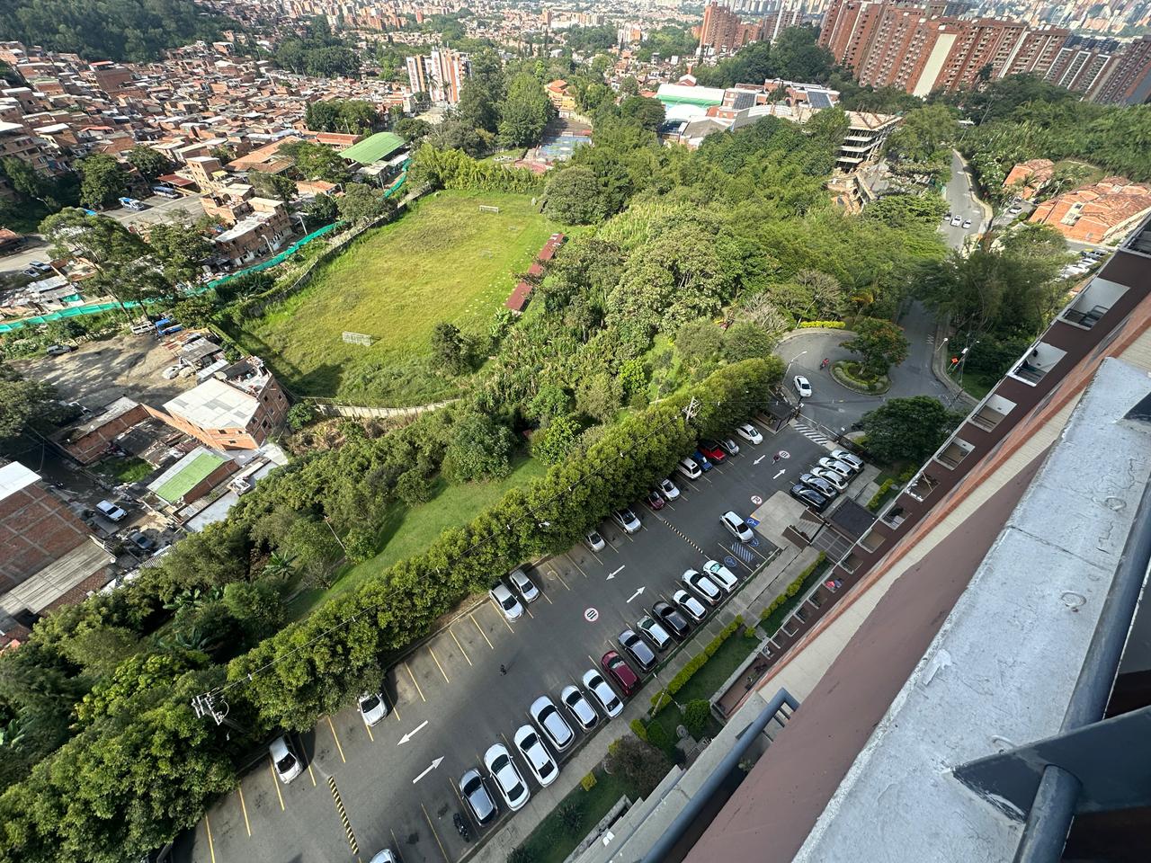 ARRIENDO APARTAMENTO EN LA LOMA DE LOS BERNAL