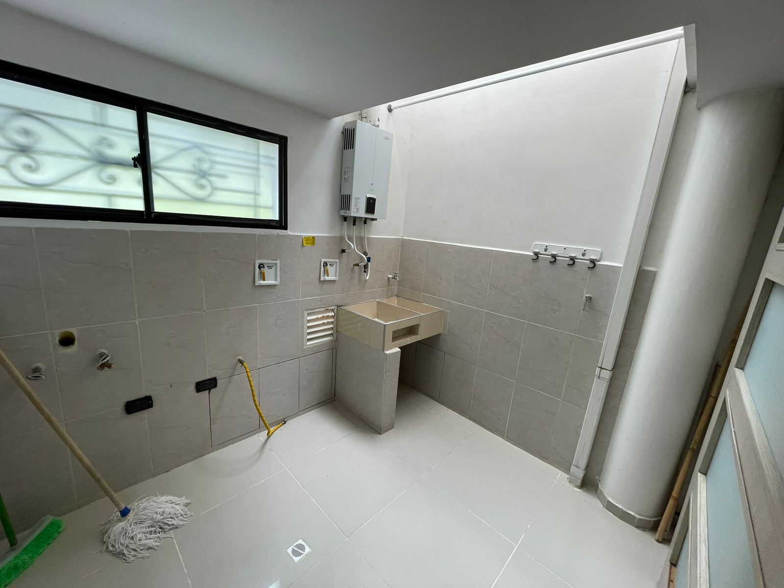 ARRIENDO CASA EN EL POBLADO EL TESORO