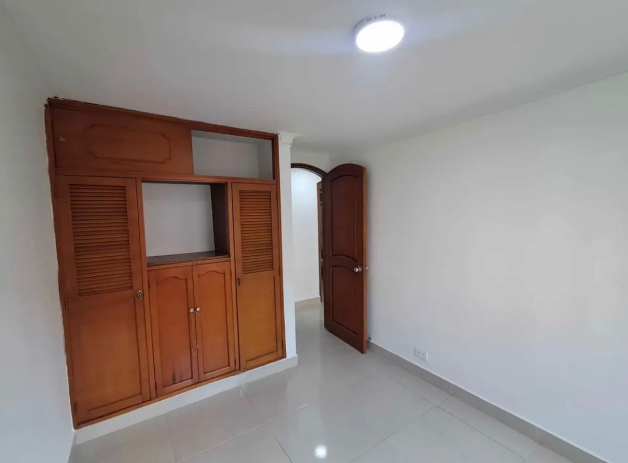 VENDO APARTAMENTO EN LAURELES CAMPESTRE