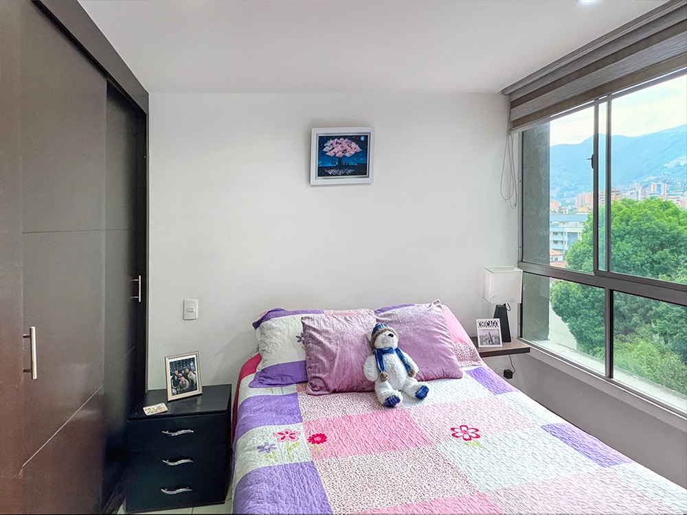 ARRIENDO APARTAMENTO AMOBLADO EN LOS COLORES