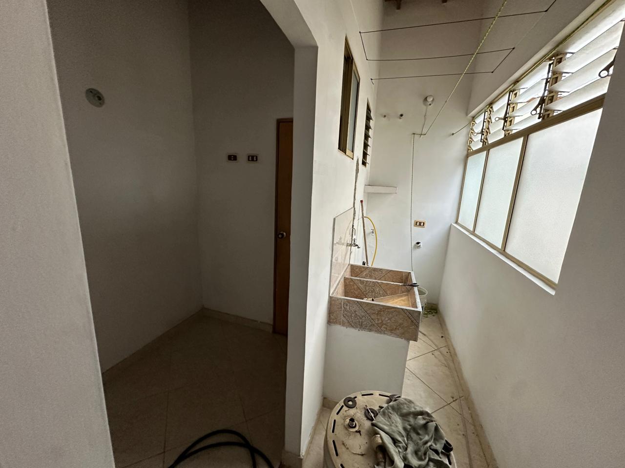 ARRIENDO APARTAMENTO DUPLEX EN EL VELODROMO