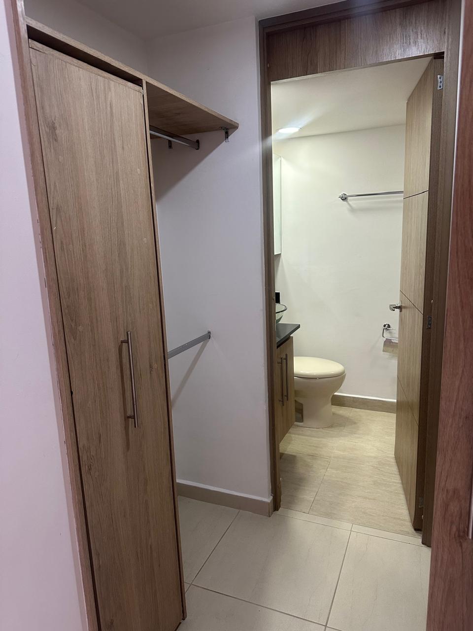 VENDO APARTAMENTO EN LA LOMA DE LOS BERNAL