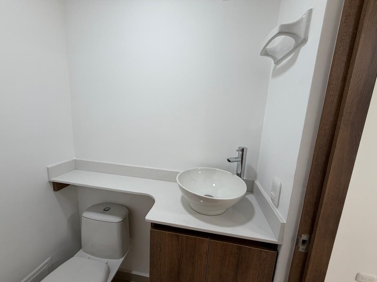 ARRIENDO LOCAL EN EL POBLADO.