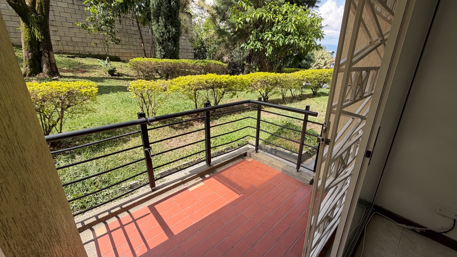 VENDO APARTAMENTO EN SANTA MONICA