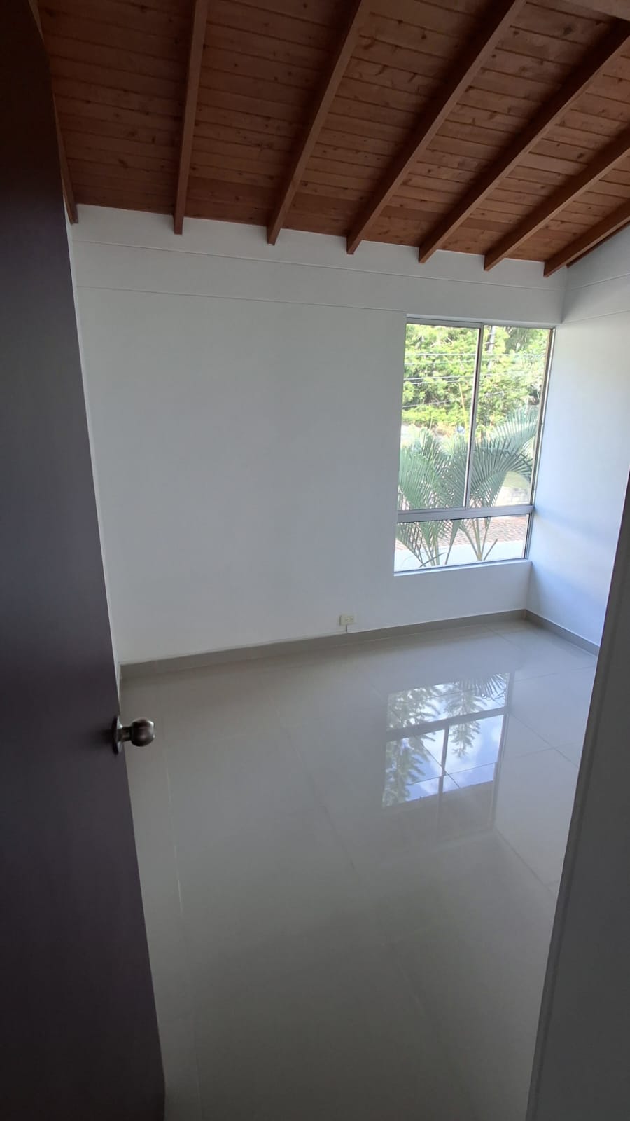VENDO APARTAMENTO EN SANTA MONICA