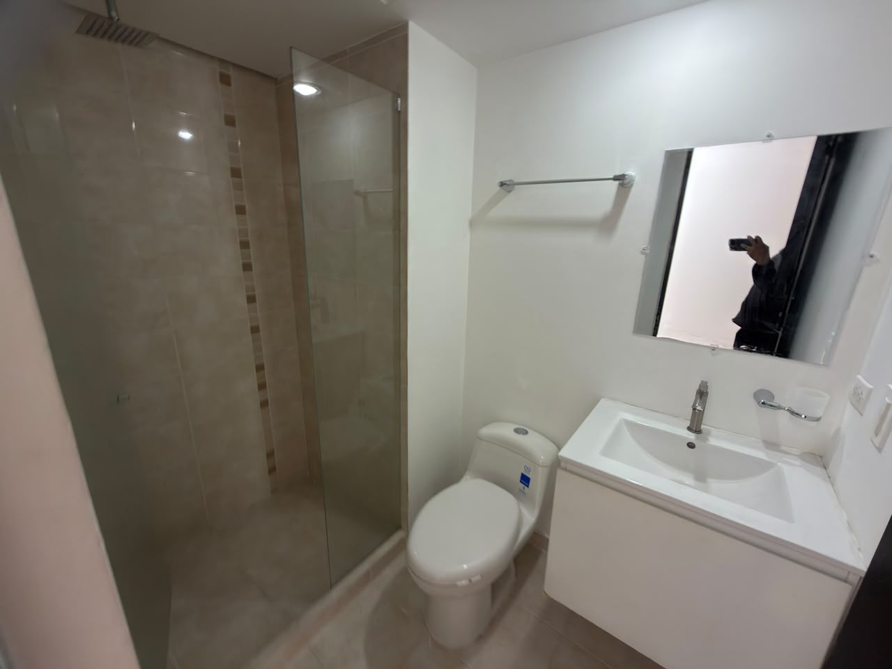 ARRIENDO APARTAMENTO EN LA LOMA DE LOS BERNAL
