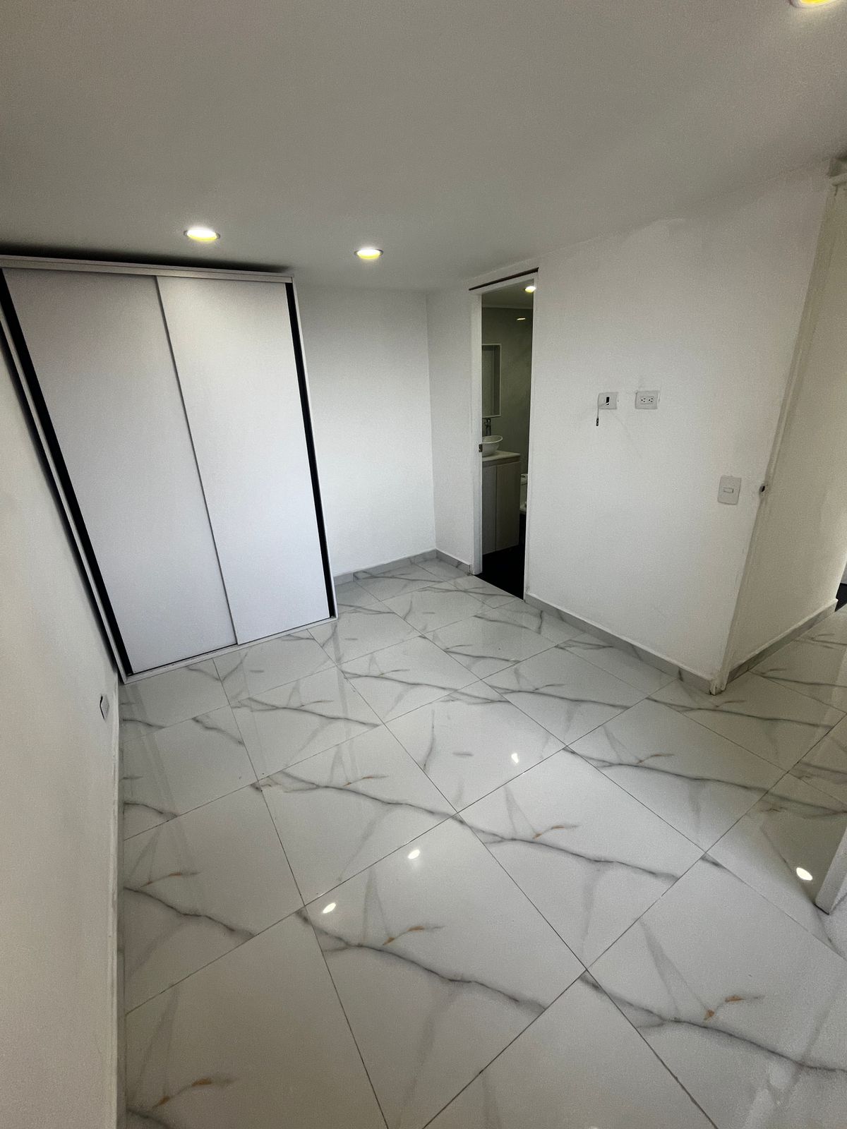 Arriendo apartamento Robledo Pajarito