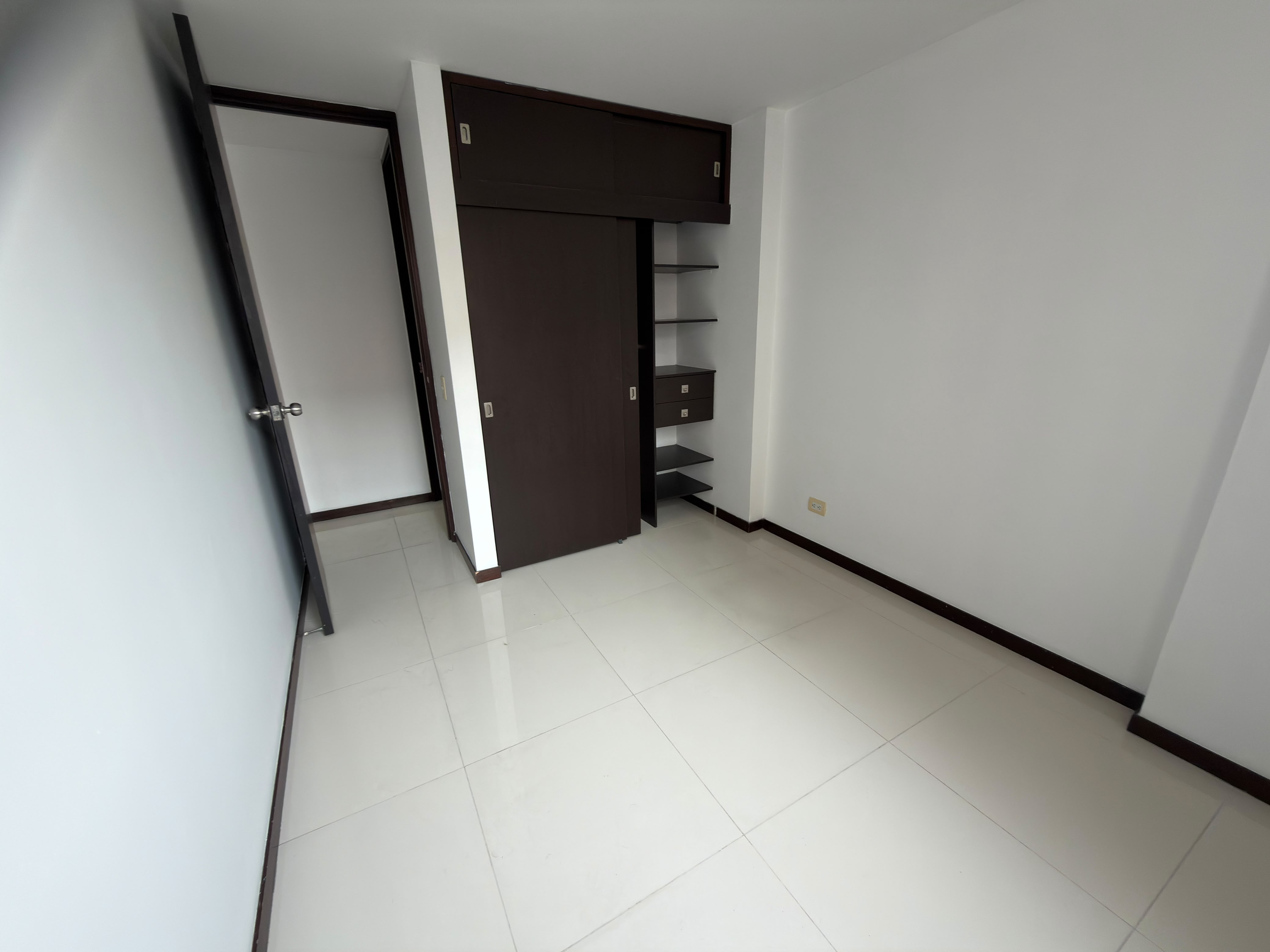 Arriendo Apartamento en los Colores