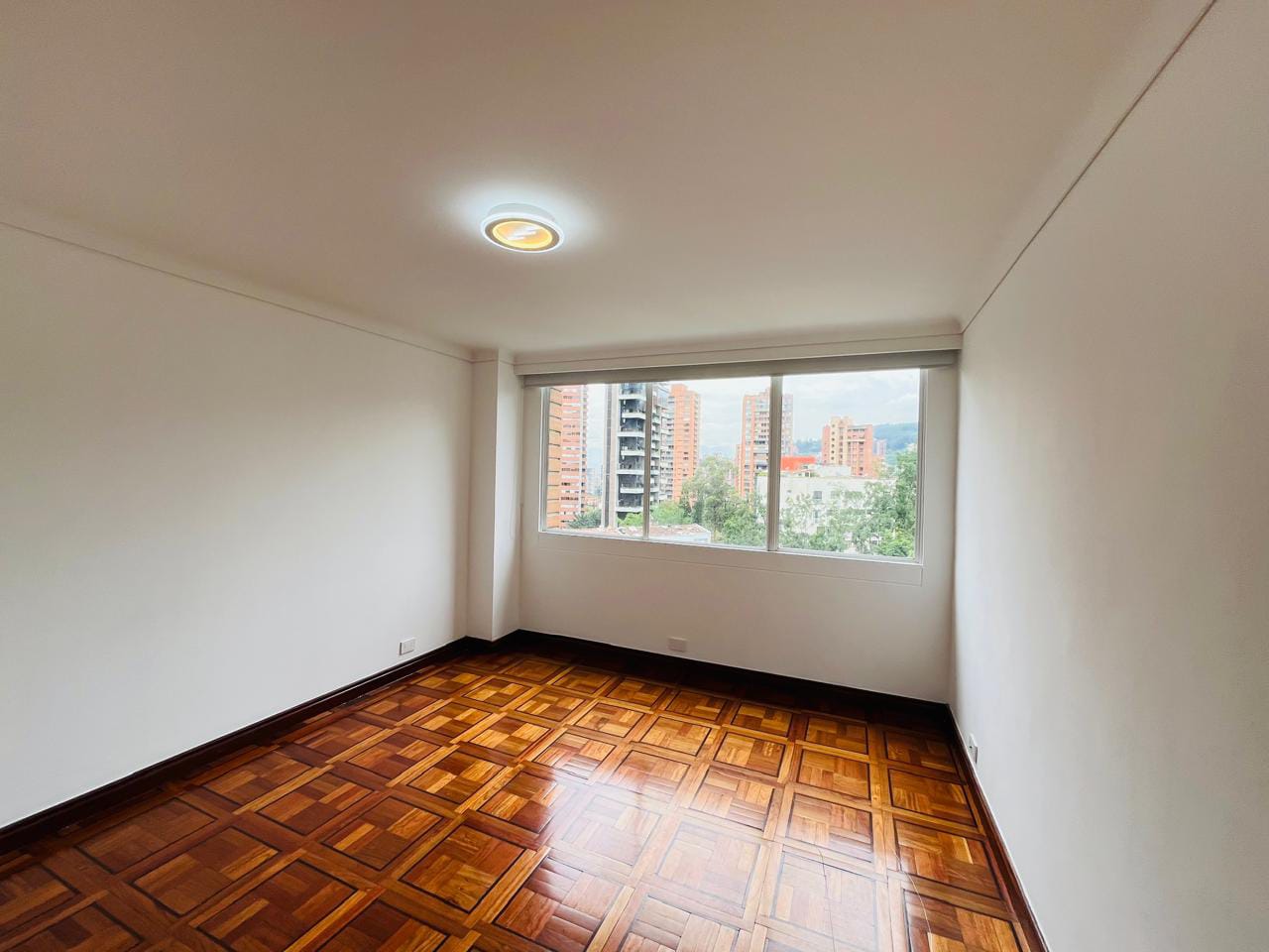 ARRIENDO APARTAMENTO EN LA LOMA DE LOS PARRA