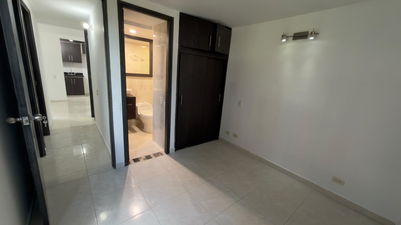 ARRIENDO APARTAMENTO EN LA LOMA DE LOS BERNAL
