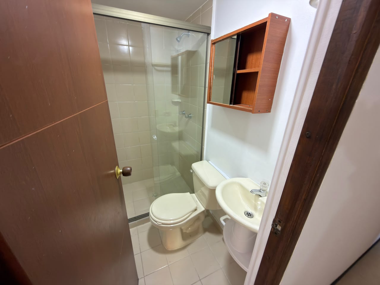 ARRIENDO APARTAMENTO EN LOMA DE LOS BERNAL