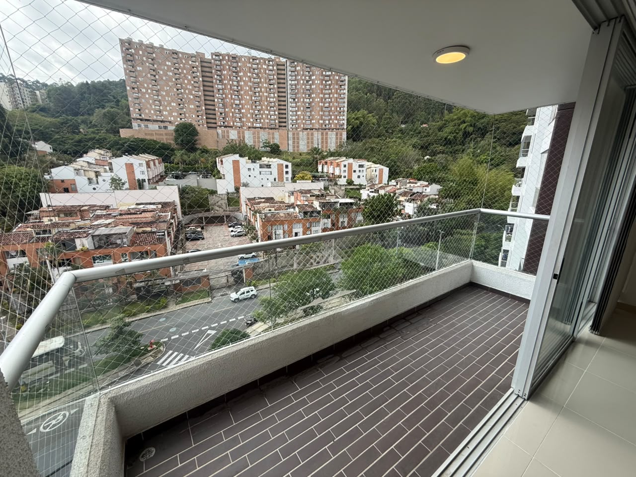 ARRIENDO APARTAMENTO EN LA LOMA DEL INDIO