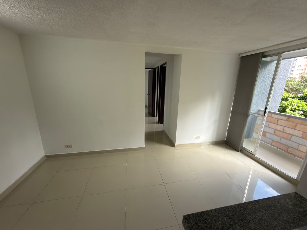 ARRIENDO APARTAMENTO EN LOMA DE LOS BERNAL