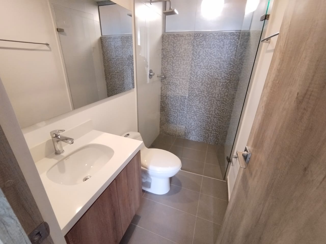 ARRIENDO APARTAMENTO EN CUIDAD DEL RIO