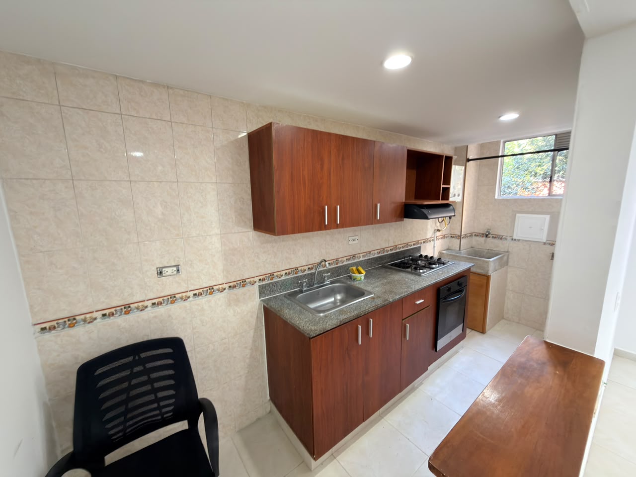 ARRIENDO APARTAMENTO EN LOMA DE LOS BERNAL