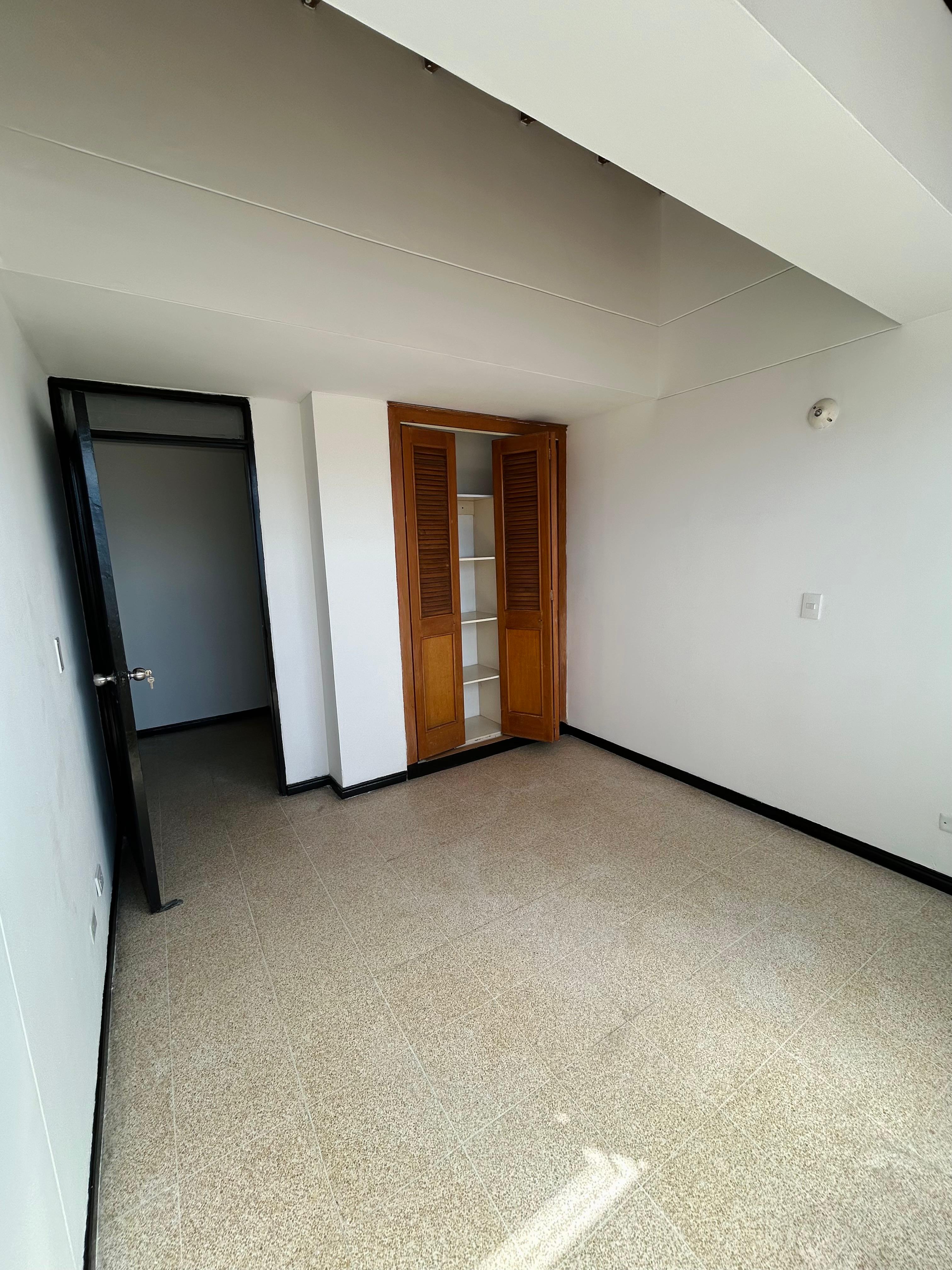 Arriendo apartamento duplex en simon bolivar