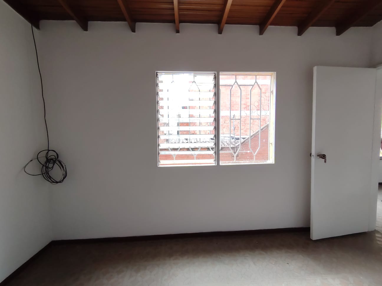 Se arrienda casa en simón bolívar