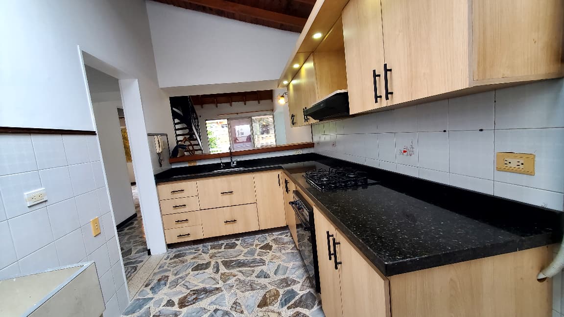 Arriendo casa en barrio Cristóbal