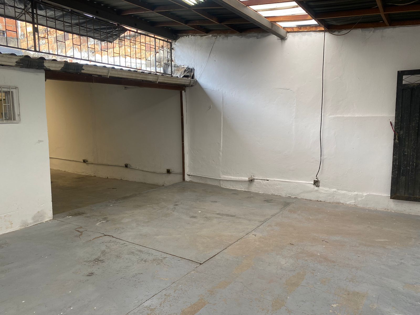 ARRIENDO BODEGA SALVADOR
