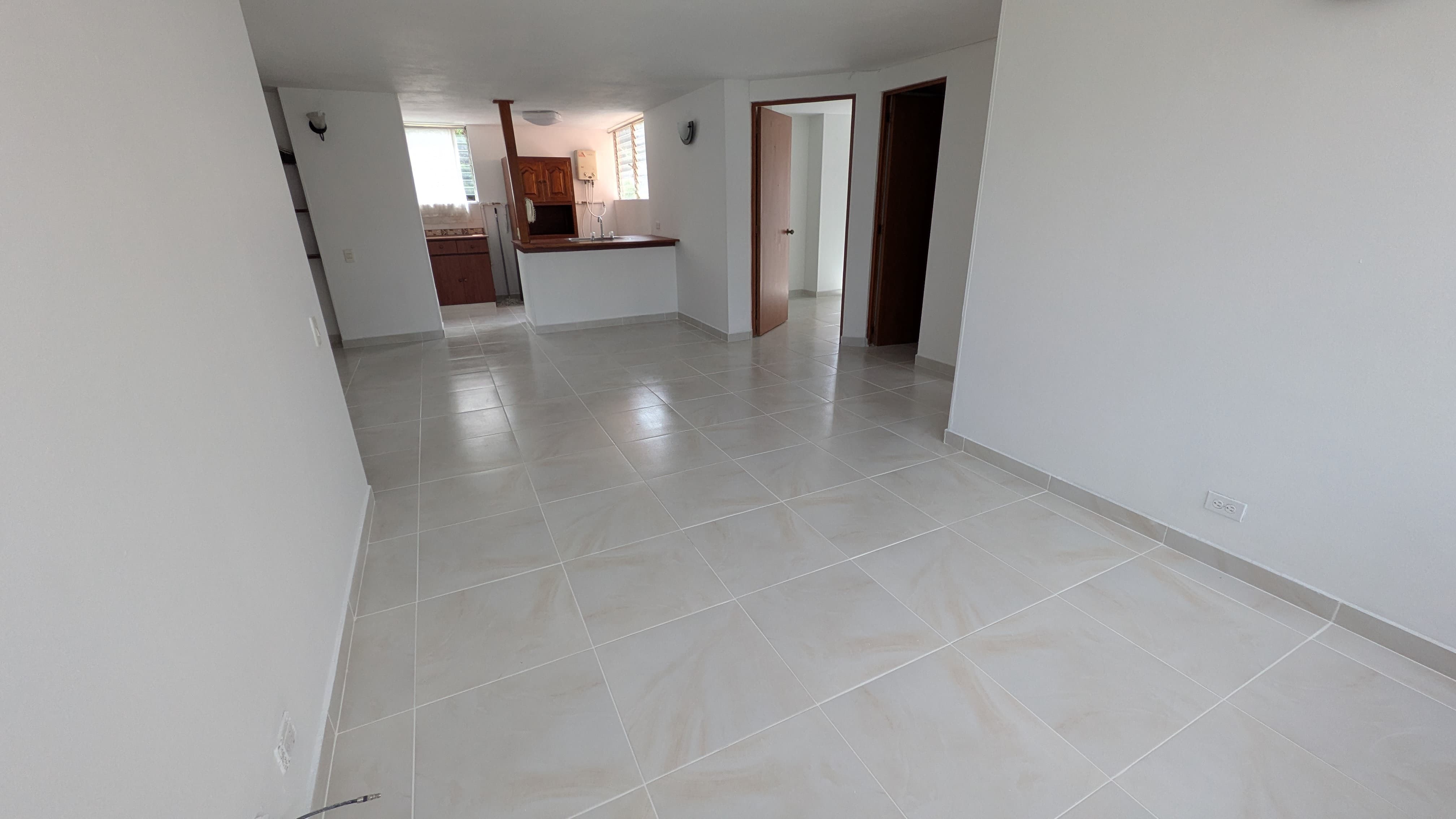 Arriendo apartamento en Calasanz parte baja