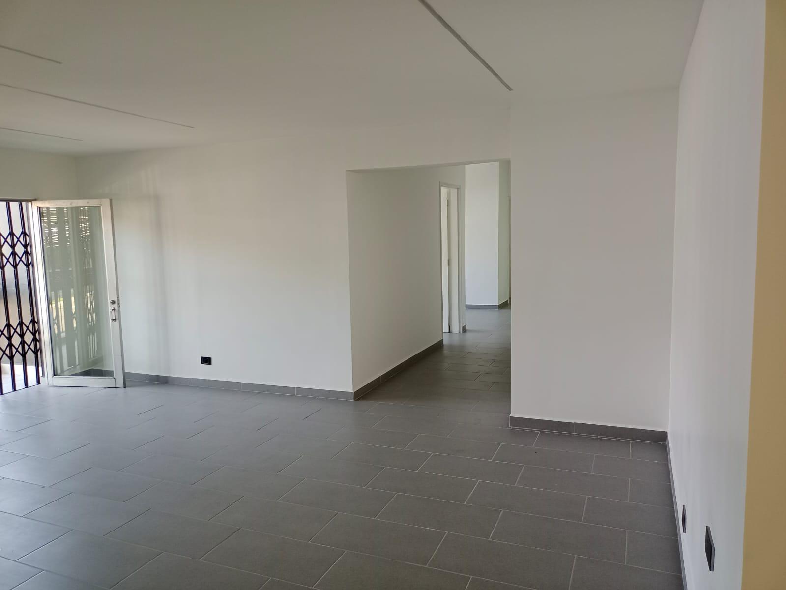 ARRIENDO LOCAL EN SIMON BOLIVAR