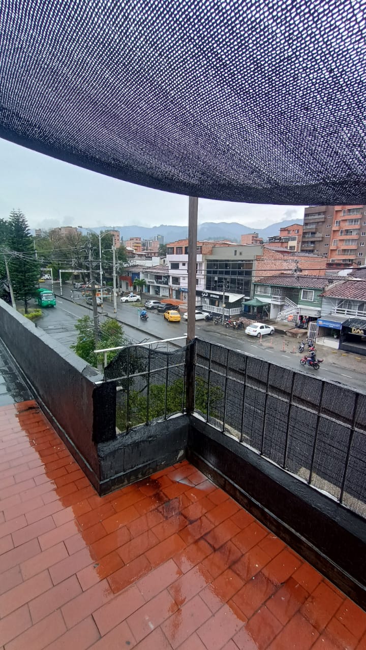 ARRIENDO APARTA ESTUDIO LAURELES