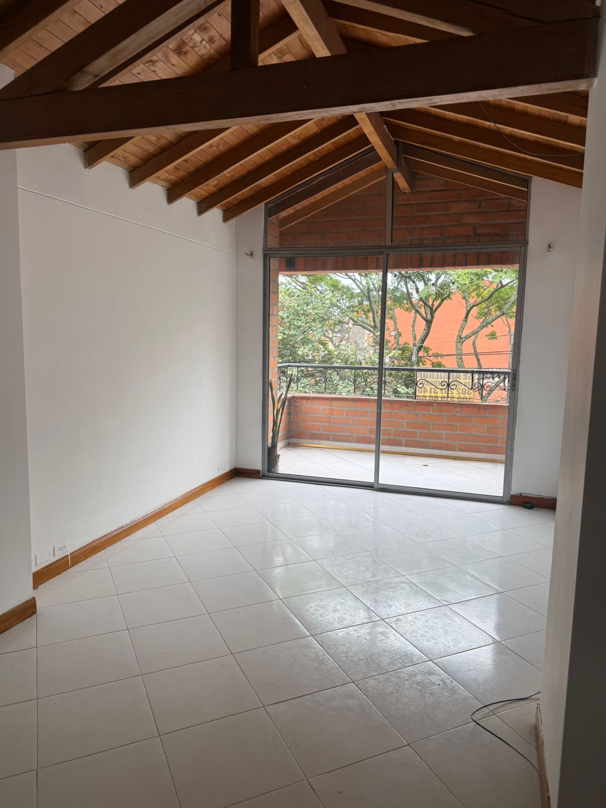 ARRIENDO APARTAMENTO EN ENVIGADO SECTOR LA MESA