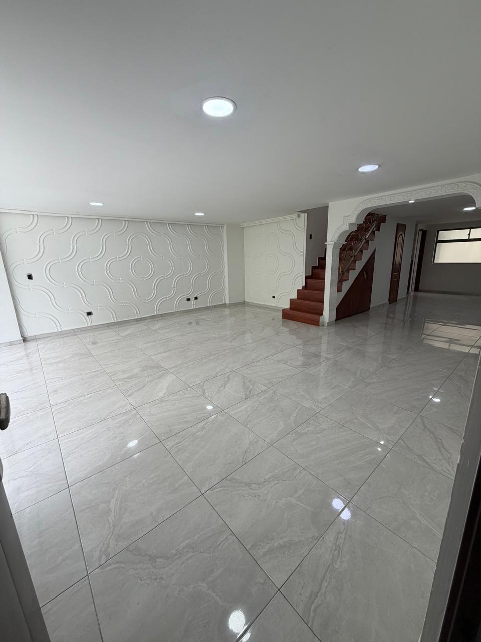 ARRIENDO CASA EN BELEN VICUÑA