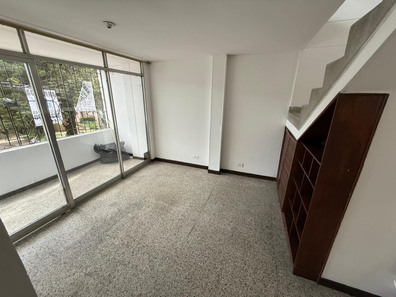 ARRIENDO CASA EN SANTA MONICA