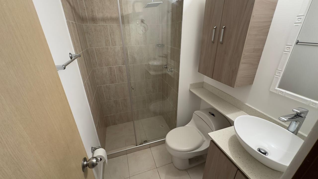 ARRIENDO APARTAESTUDIO EN EL VELODROMO