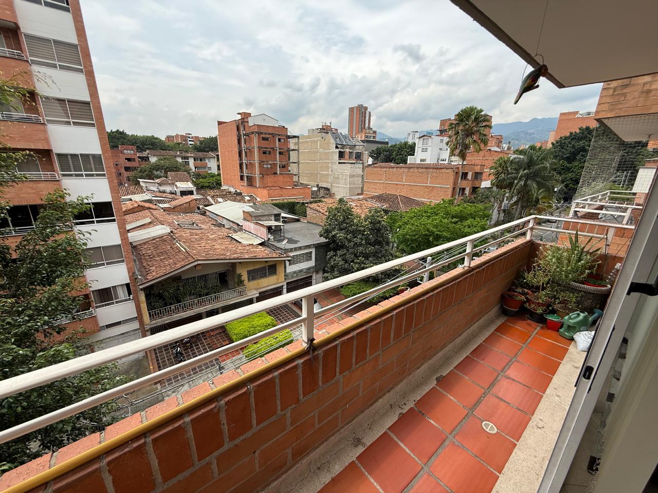 VENDO APARTAMENTO EN LAURELES
