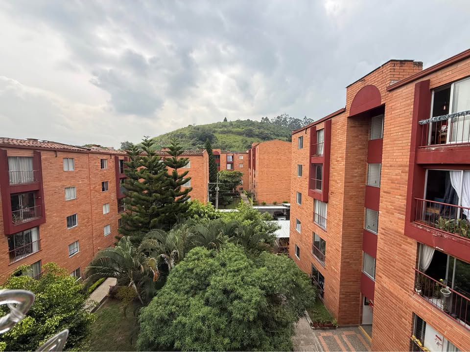 VENDO APARTAMENTO EN LAURELES