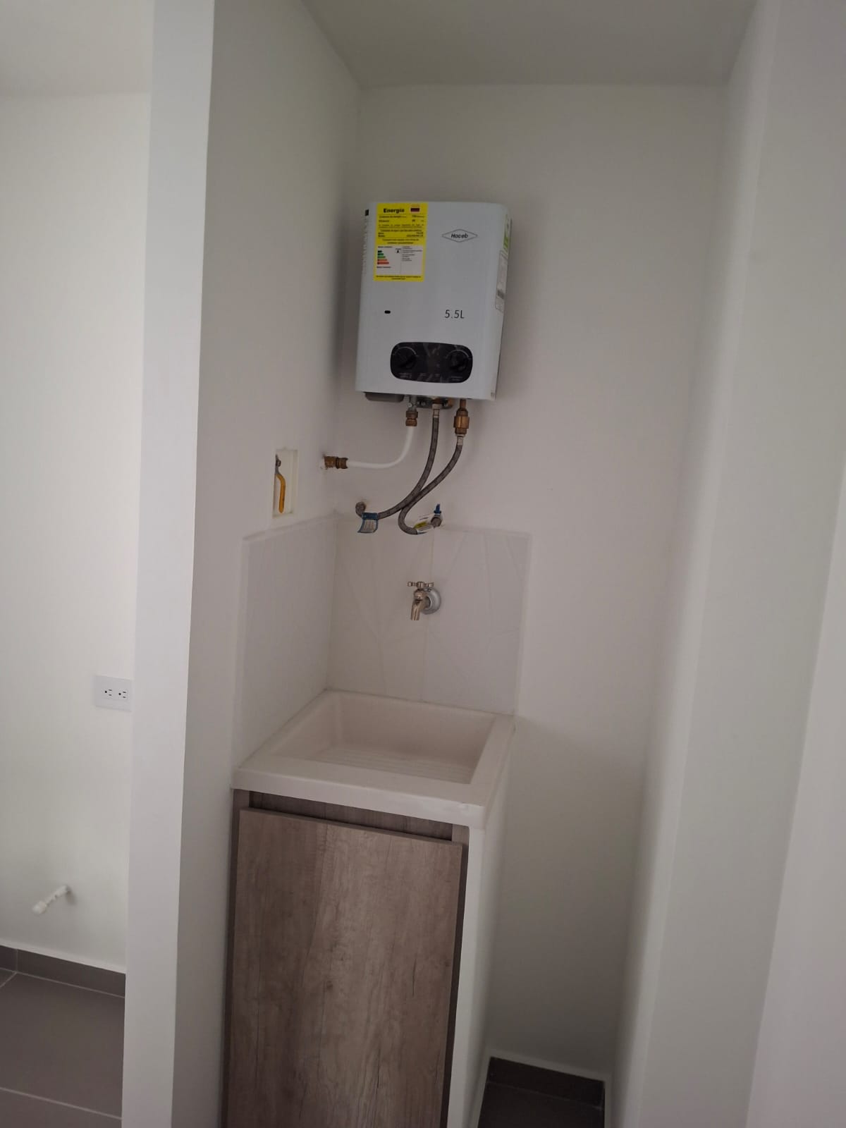 ARRIENDO APARTAESTUDIO EN GUAYABAL