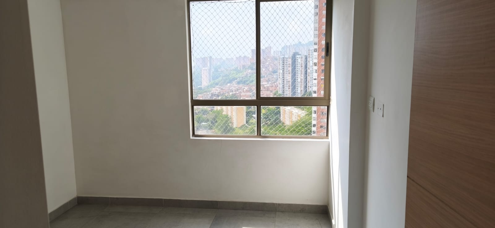ARRIENDO APARTAMENTO EN LA LOMA DE LOS BERNAL
