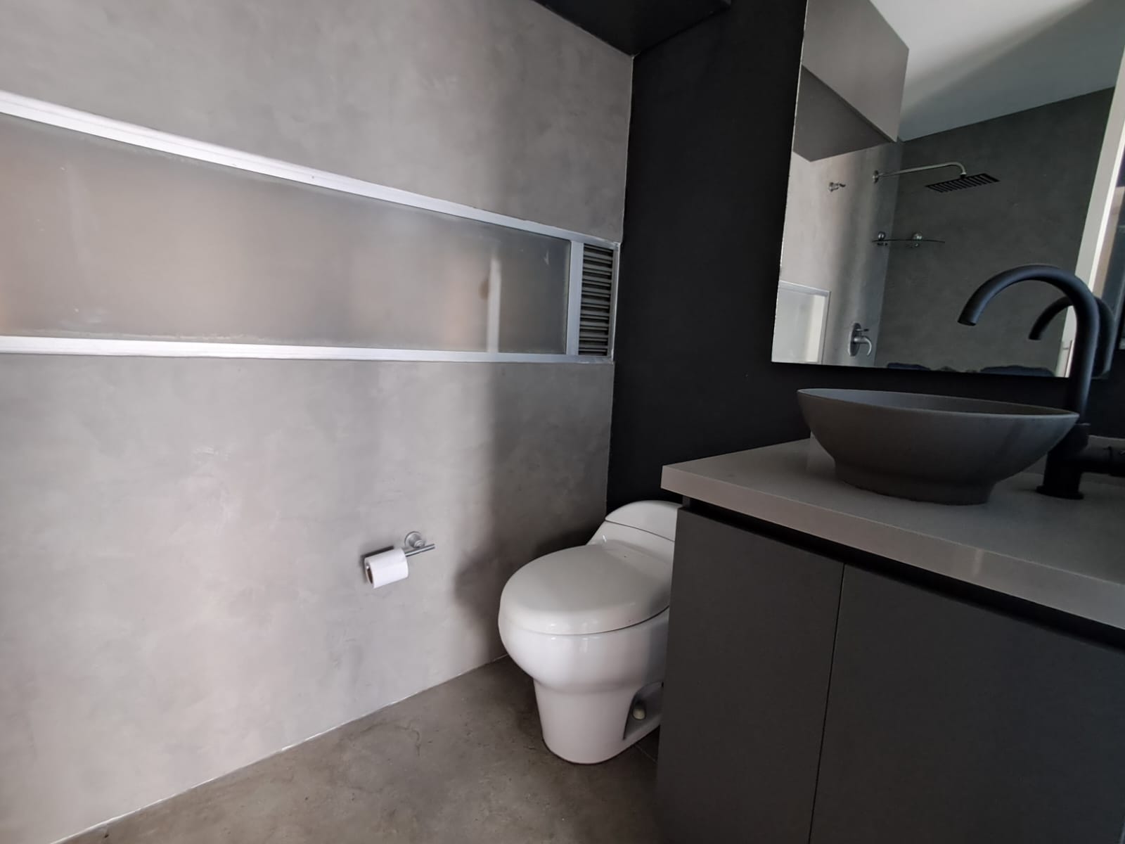 ARRIENDO APARTAESTUDIO EN EL POBLADO ASTORGA