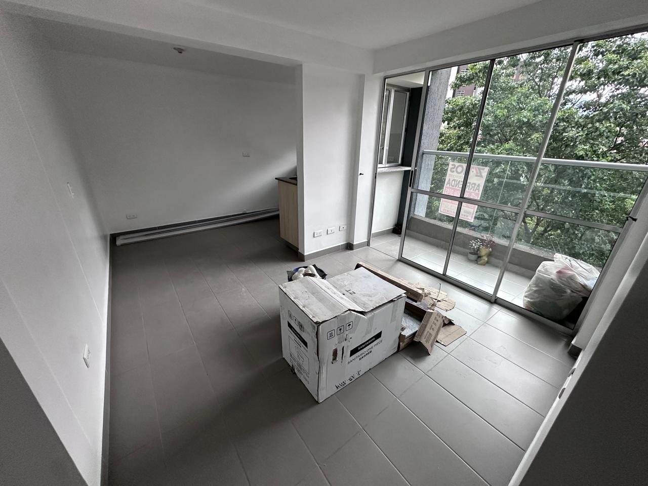 ARRIENDO APARTAMENTO EN LA LOMA DE LOS BERNAL