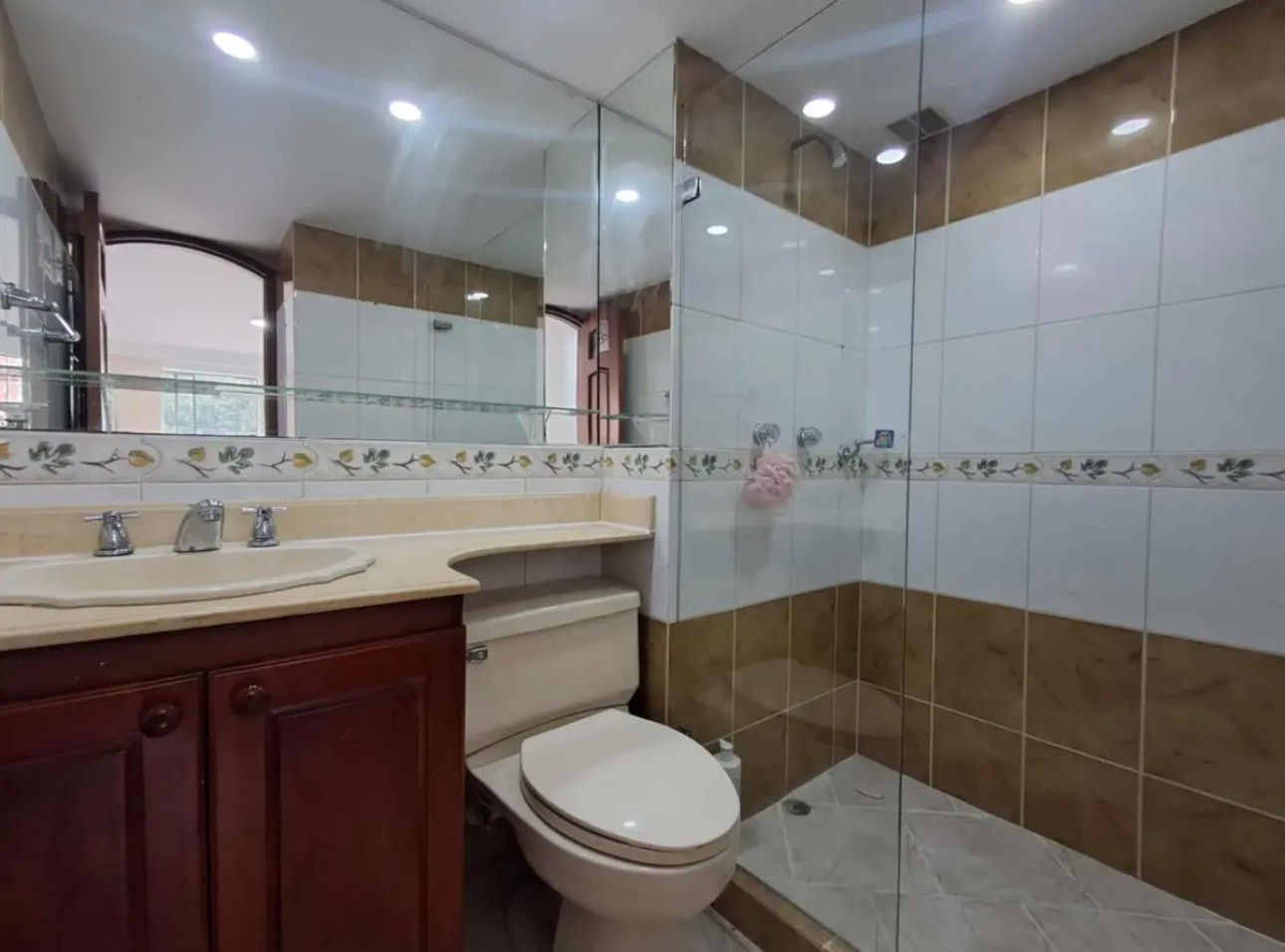 VENDO APARTAMENTO EN LAURELES CAMPESTRE
