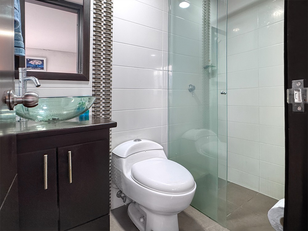 ARRIENDO APARTAMENTO AMOBLADO EN LOS COLORES