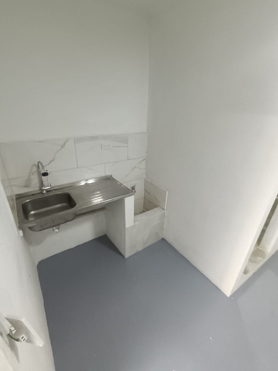 Arriendo Local en Anda Lucia la Francia