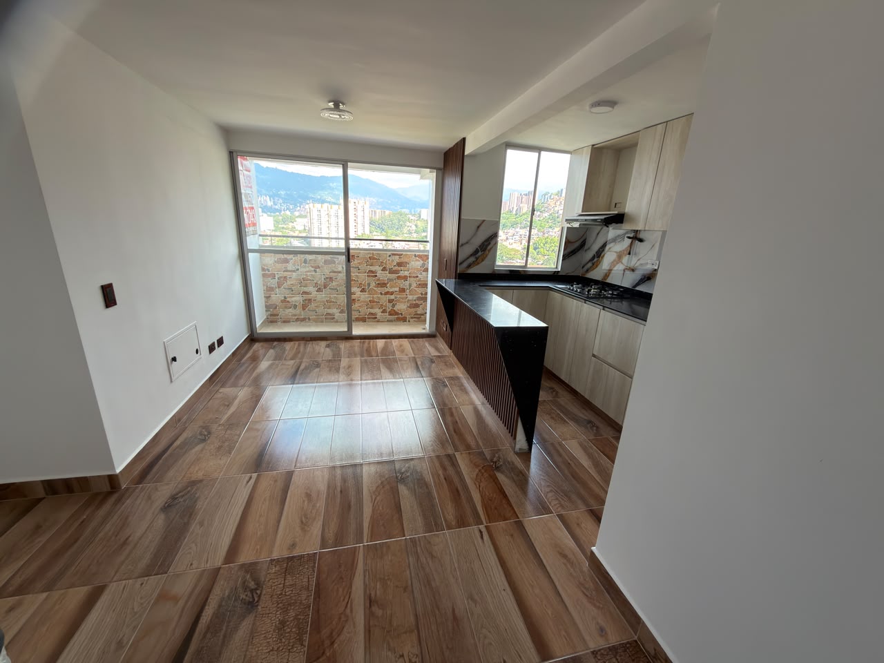 ARRIENDO APARTAMENTO EN LA LOMA DE LOS BERNAL