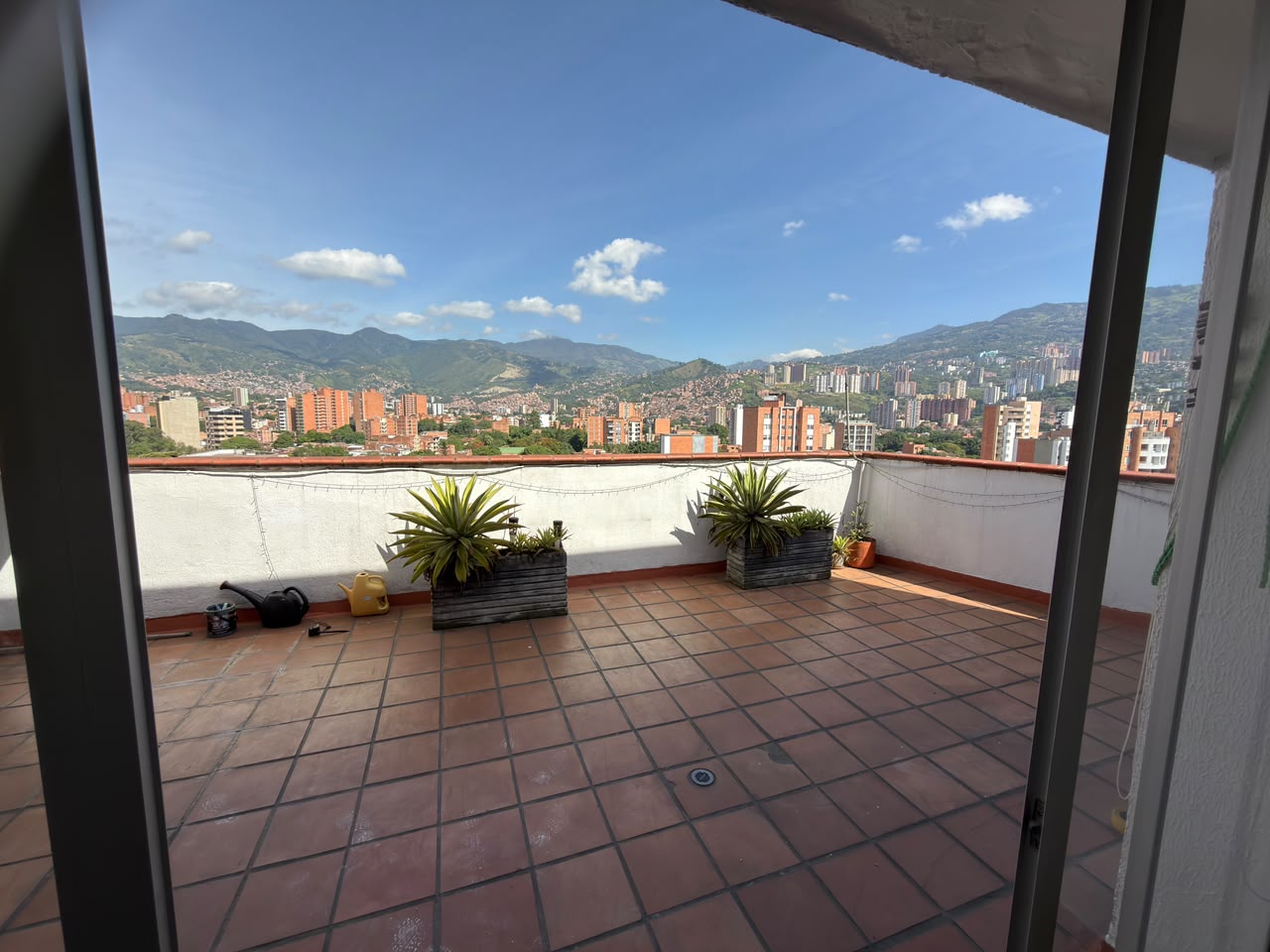 ARRIENDO APARTAMENTO EN EL VELODROMO