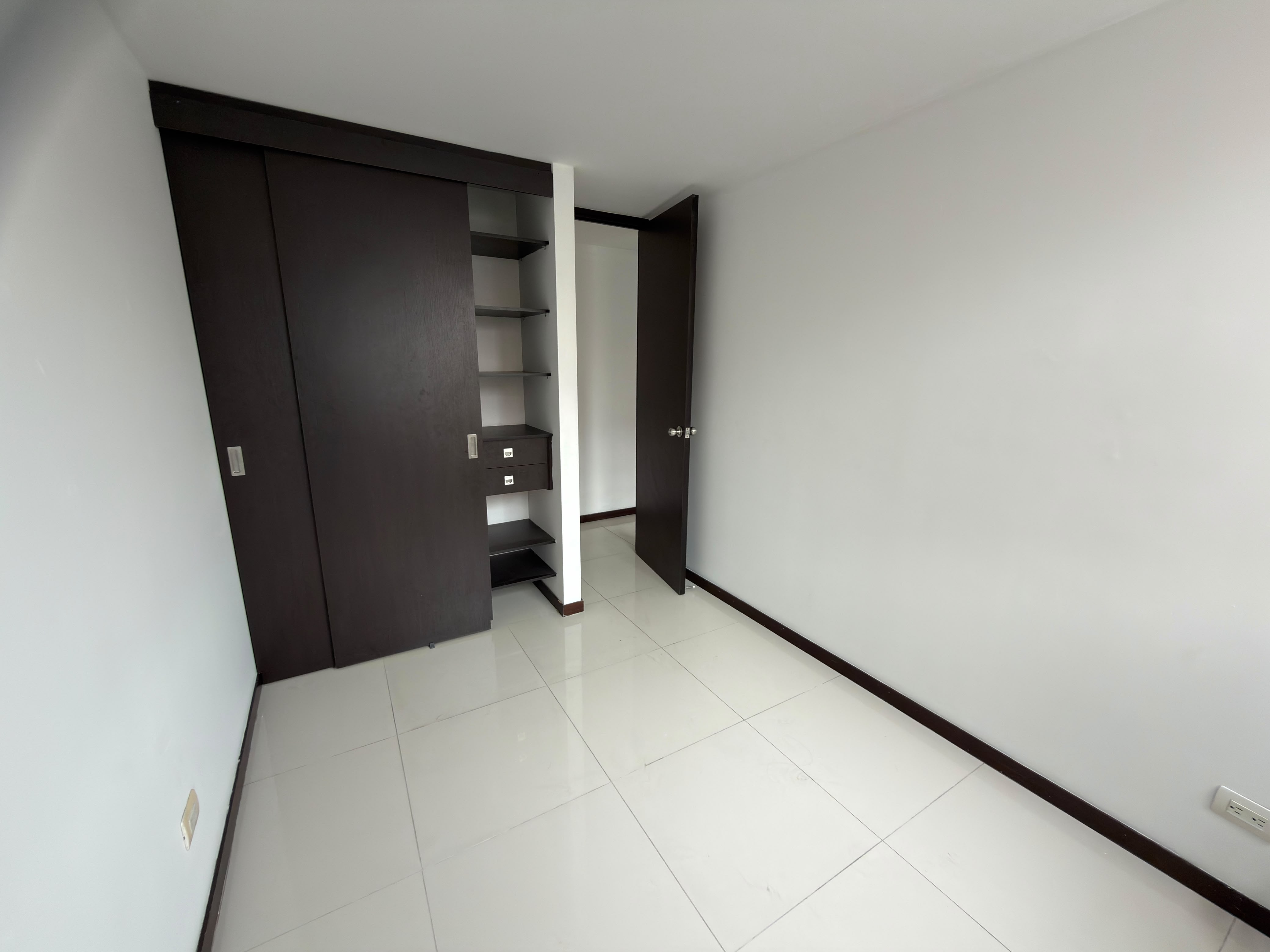 Arriendo Apartamento en los Colores