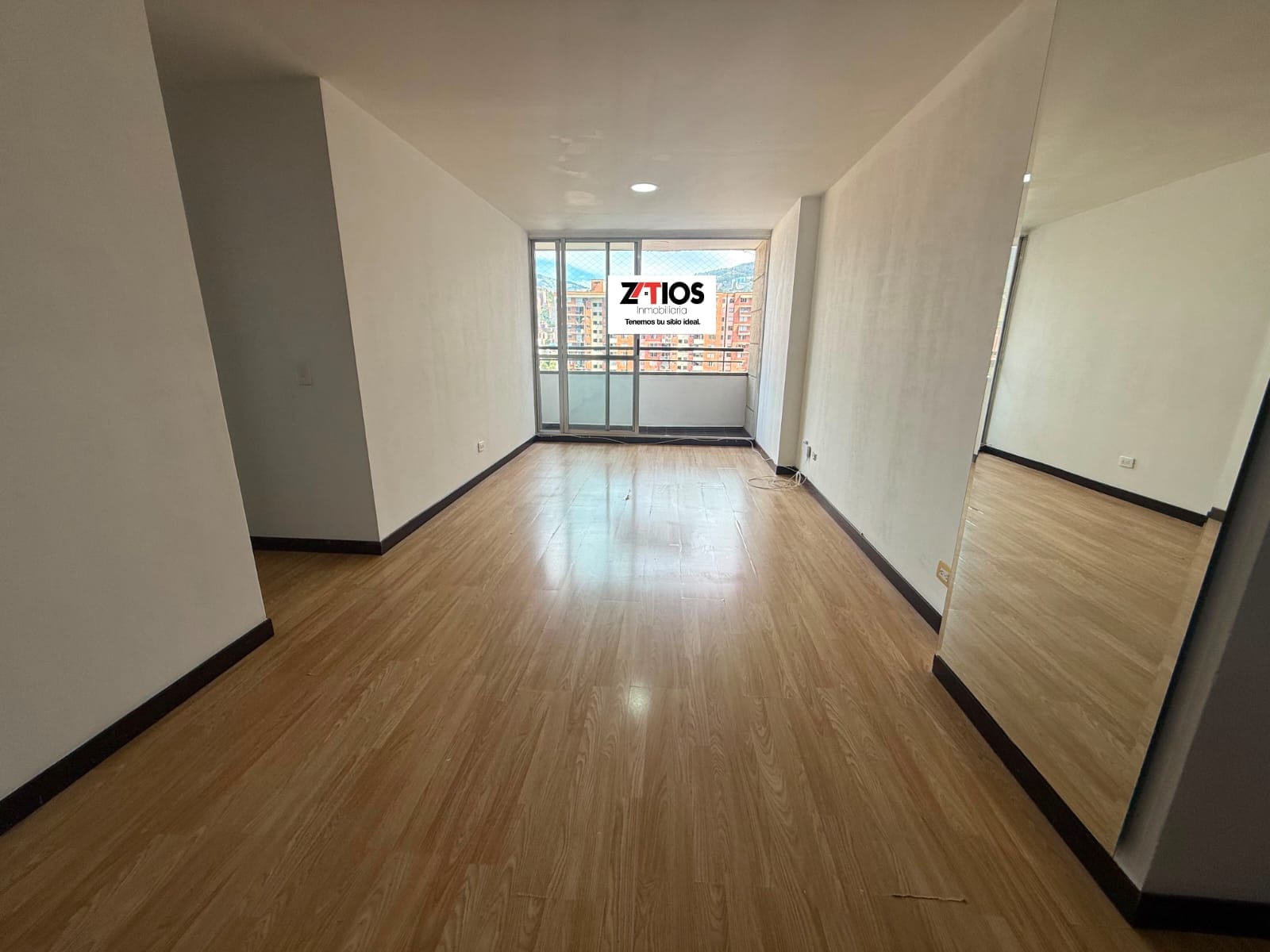 Arriendo Apartamento en los Colores