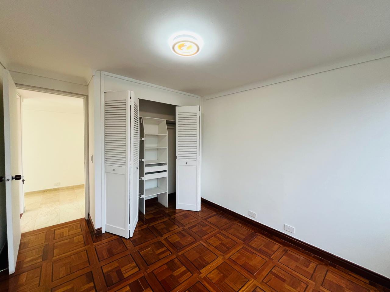 ARRIENDO APARTAMENTO EN LA LOMA DE LOS PARRA