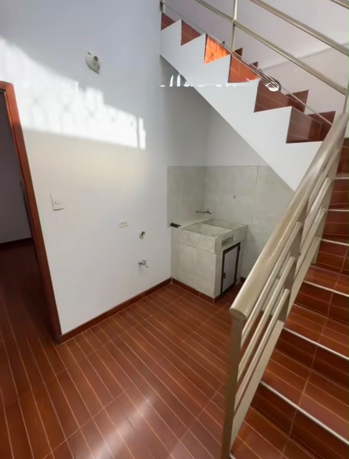 ARRIENDO CASA EN LAURELES NOGAL
