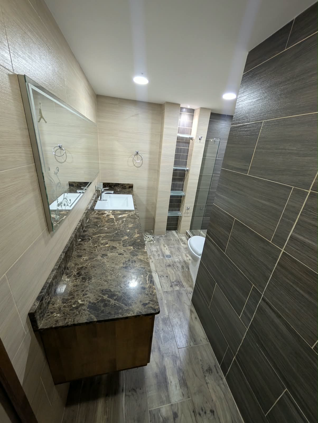 Arriendo Apartamento en los Colores