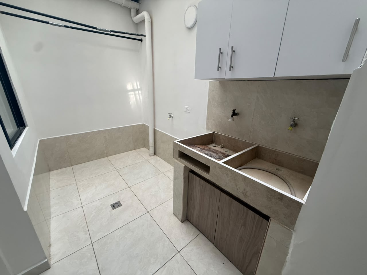 ARRIENDO APARTAMENTO EN LAURELES ALMERIA